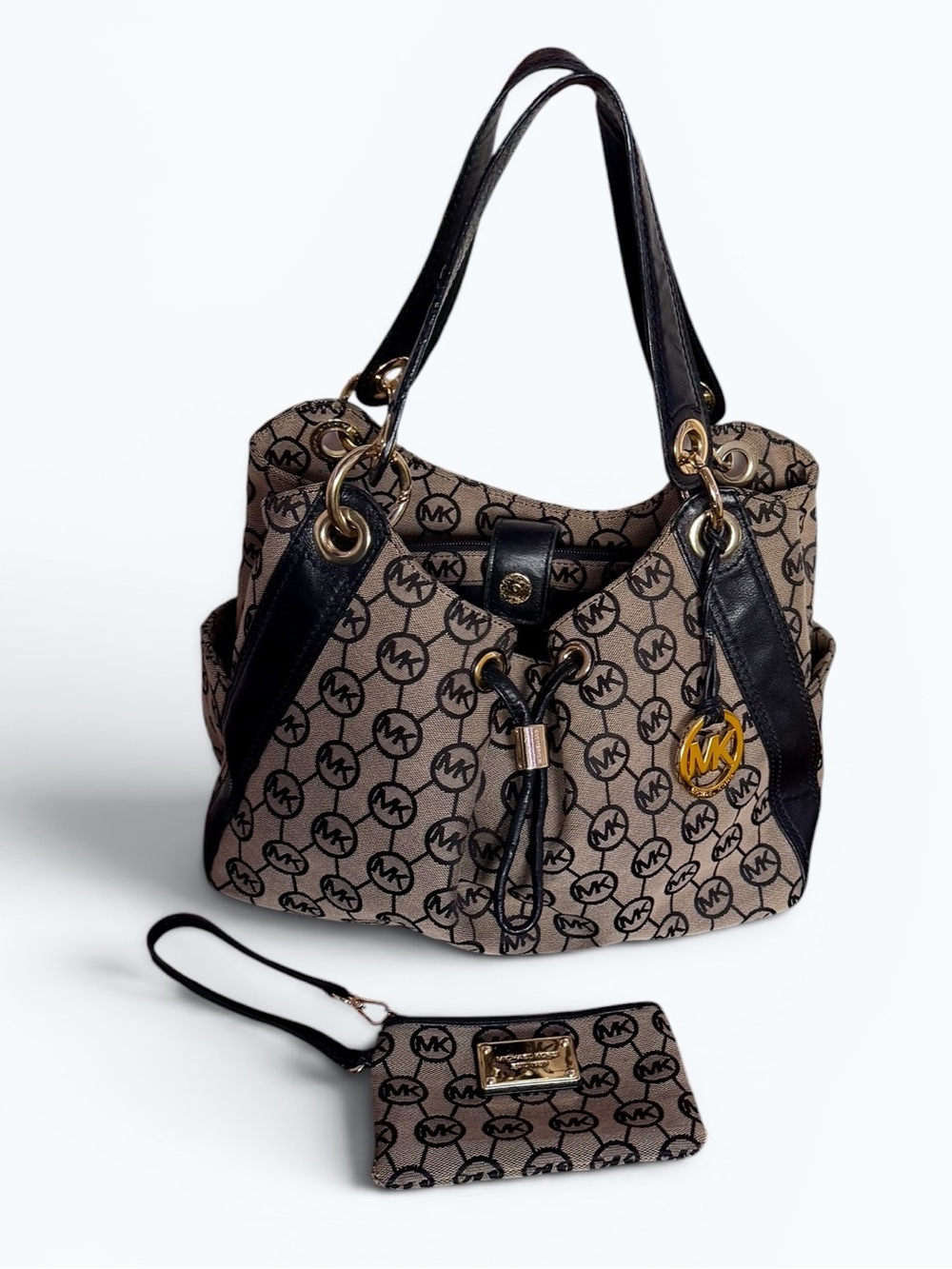 Michael Kors Signature MK Logo Drawstring Shoulder Bag + Matching Wristlet - Picture 2 of 9